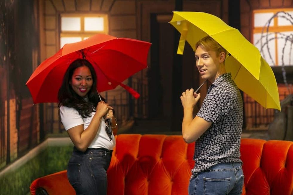 Friends-Pop-up-Experience-umbrellas