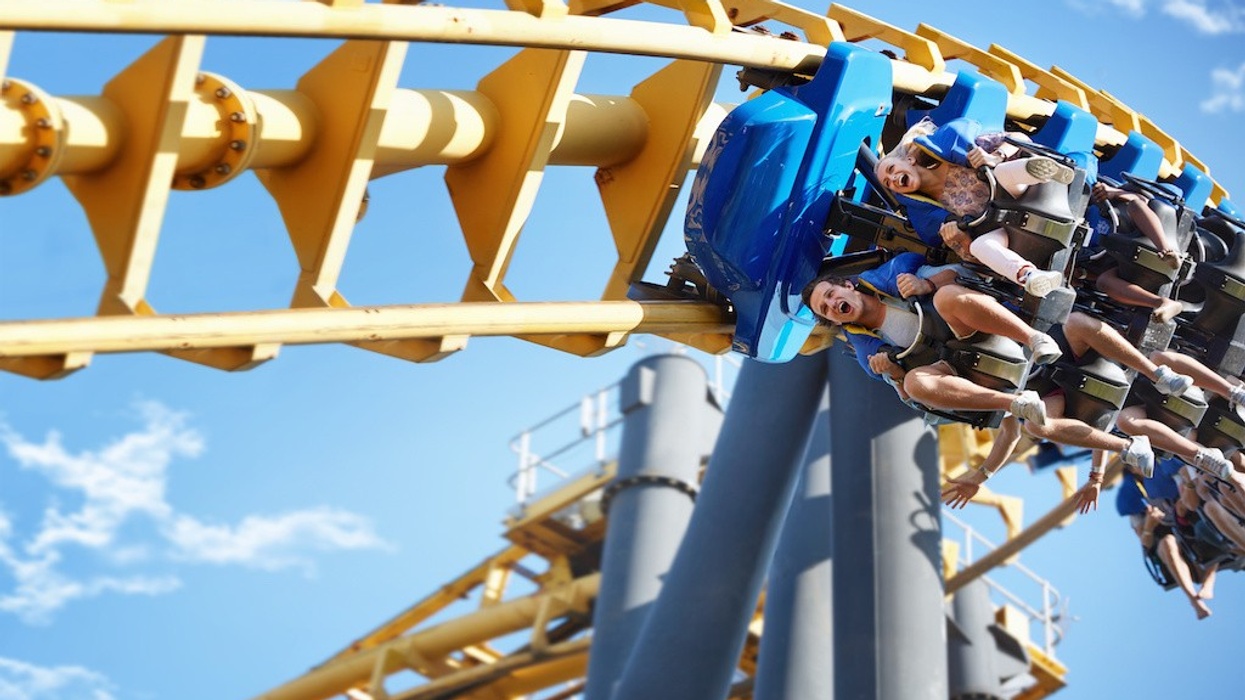 Friends riding amusement park ride baseline soundscape