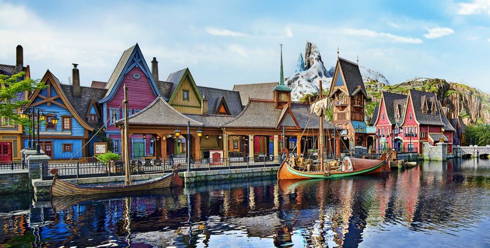 frozen land hong kong disneyland