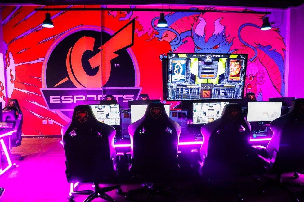 game up 11 gameworks il retouched