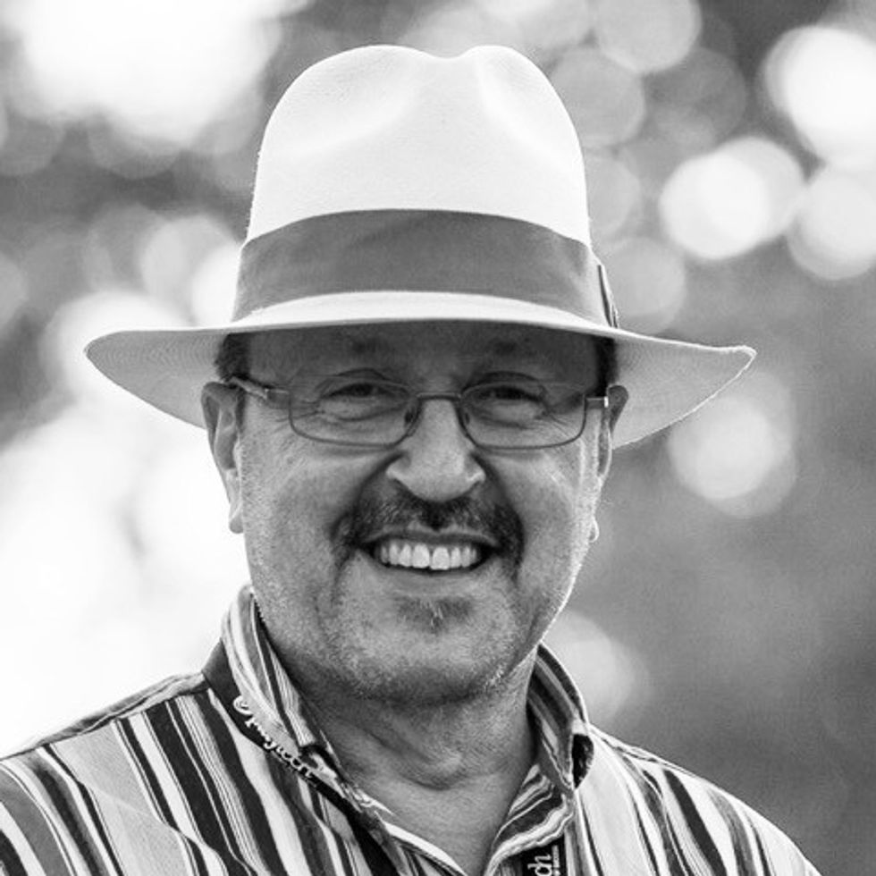 Geoff Dixon headshot