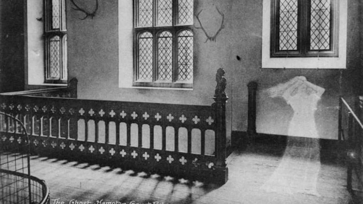 ghost postcard hampton court palace