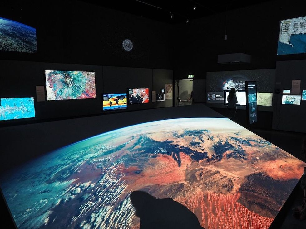 Global Shift Christie