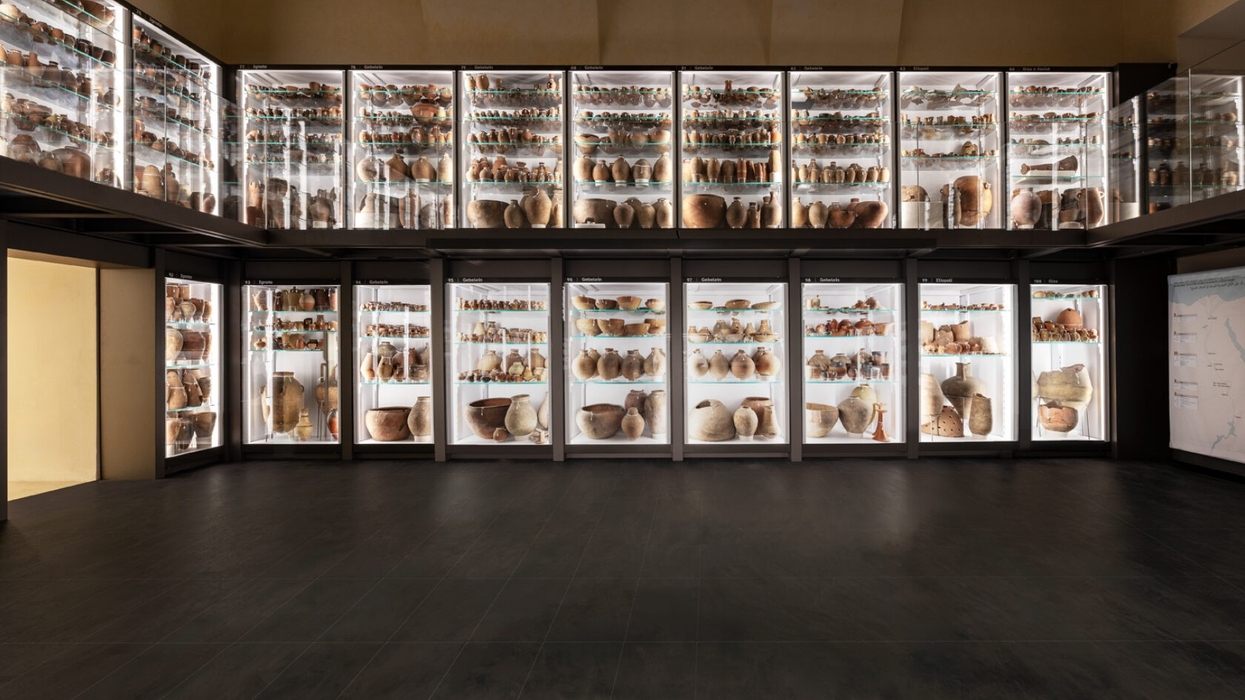Goppion Technology Vase Gallery at The Egyptian Museum