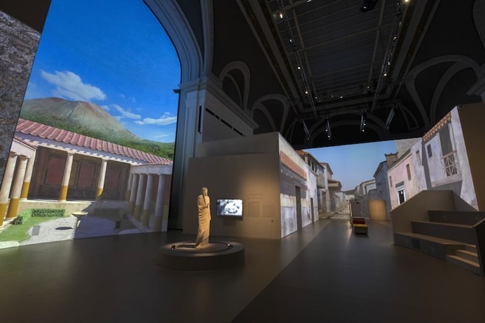 Grand Palais' Pompeii Digital Projection