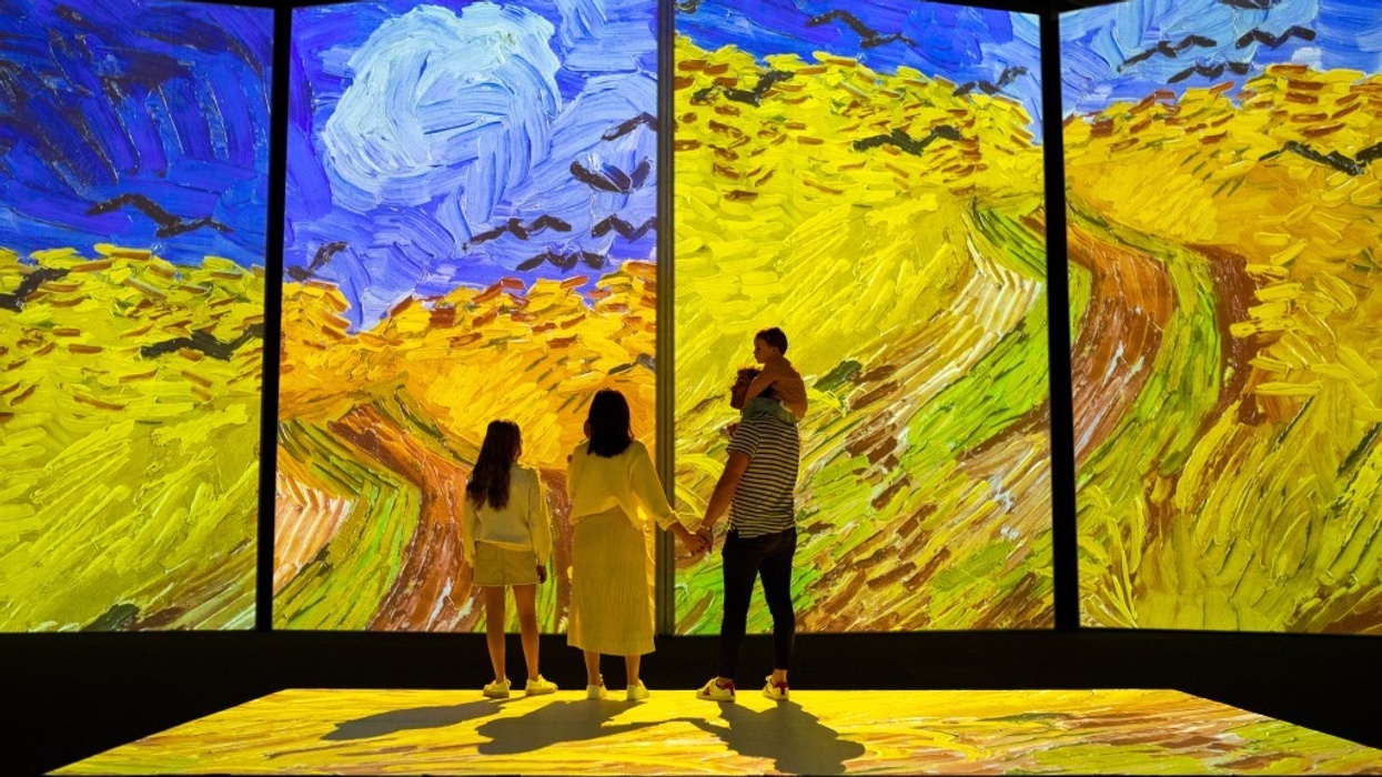 Grande Experiences Van Gogh Alive 100th display