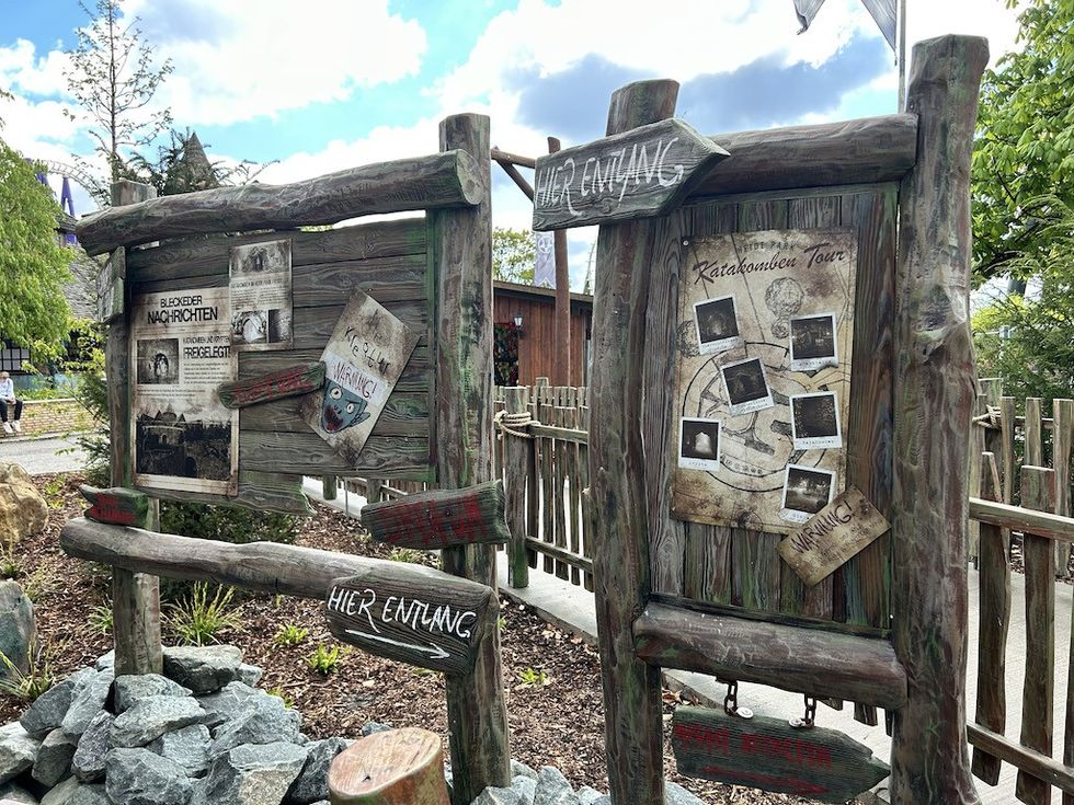 Graphics & Signage - Dämonen Gruft