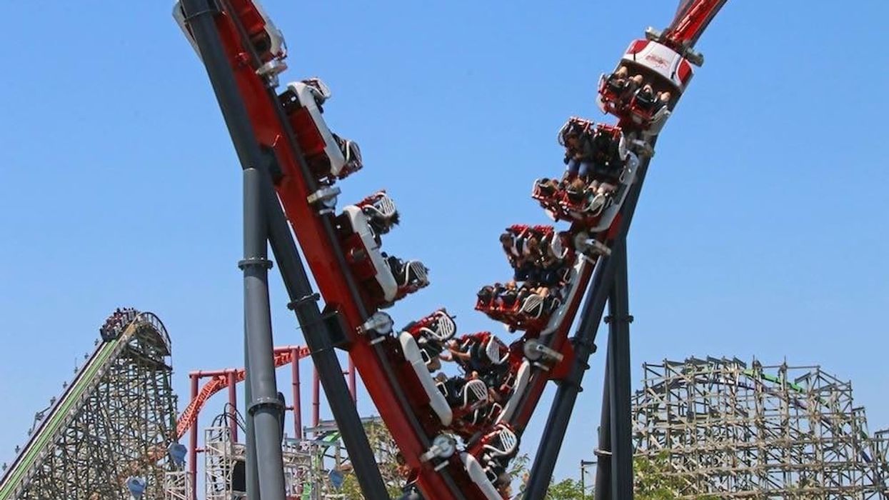 Harley-Quinn-Crazy-Coaster-Six-Flags-Discovery-Kingdo