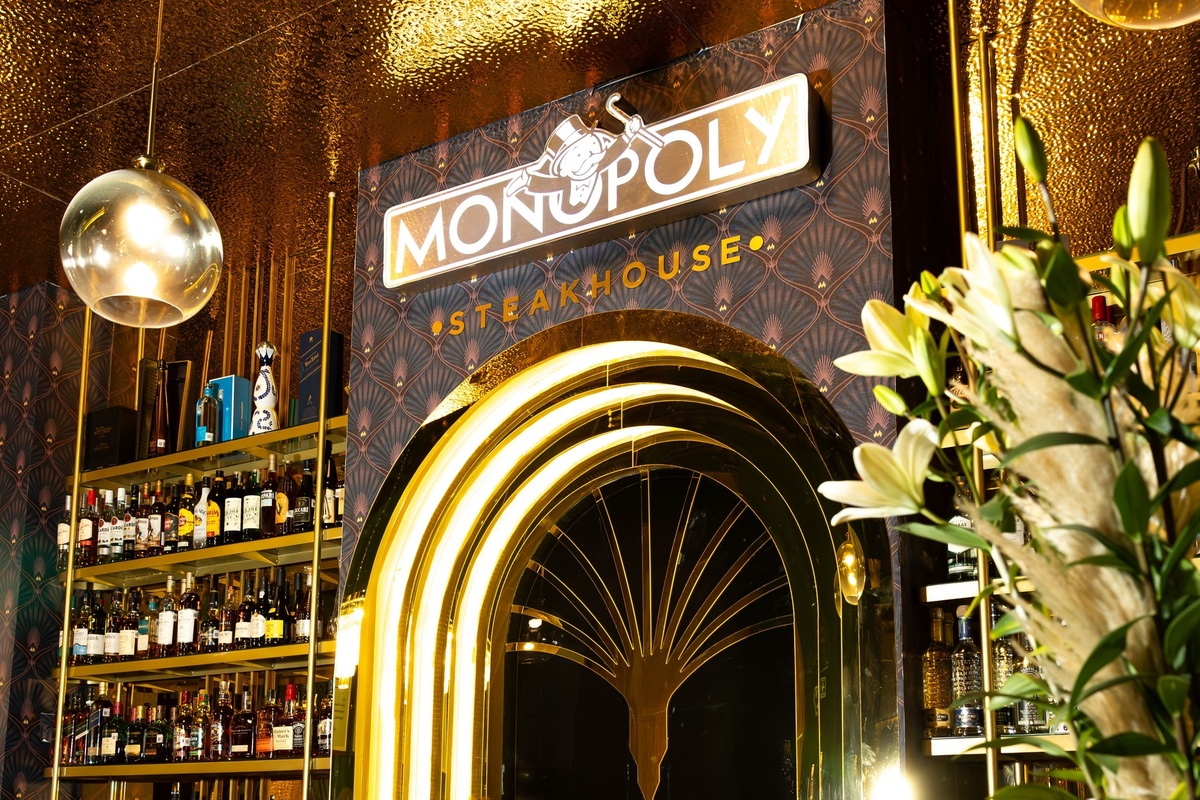 Hasbro Monopoly steakhouse