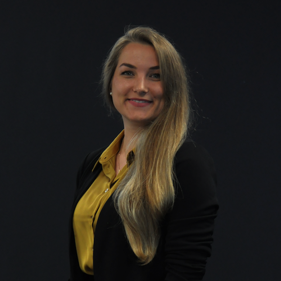 headshot of Anastasia from ProSlide