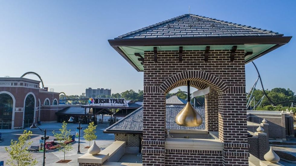 Hershey's Chocolatetown_KISSES BELL