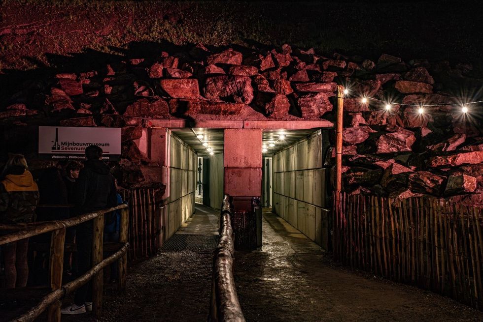 Highlite Now You're Mine Toverland entry