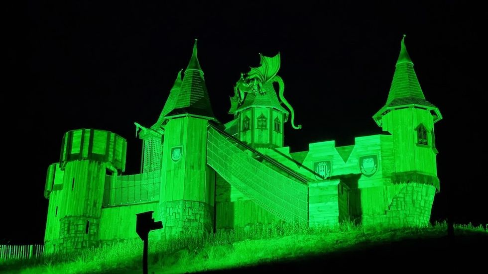 Highlite Showtec lights up play castle Billybird Dragon Kingdom