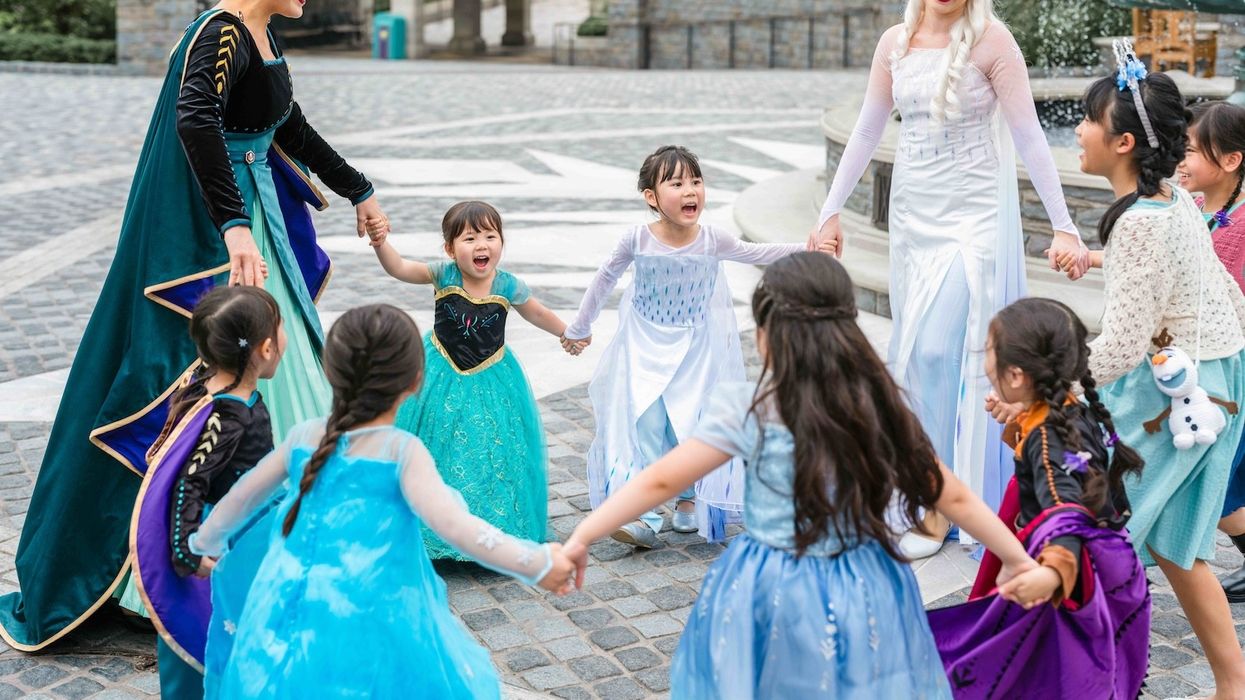 HKDL world of frozen