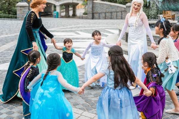 HKDL world of frozen