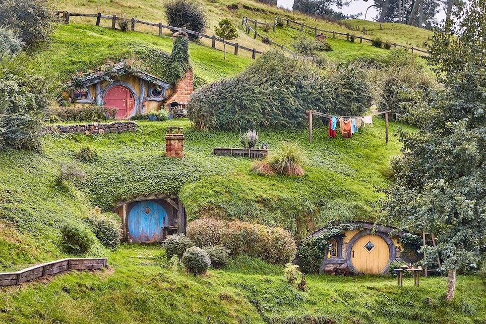 Hobbiton-movie-set-New-Zealand