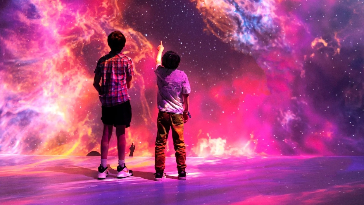 HOLOPLOT X1 Matrix Array illuminarium colour