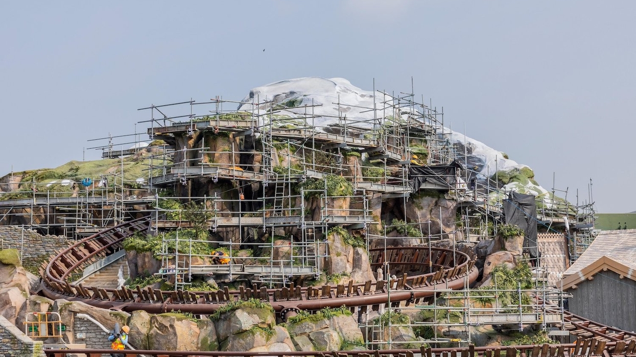hong kong disneyland frozen coaster