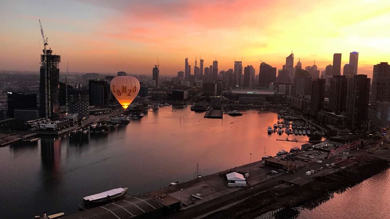 hot air balloon at sunset global ballooning australia