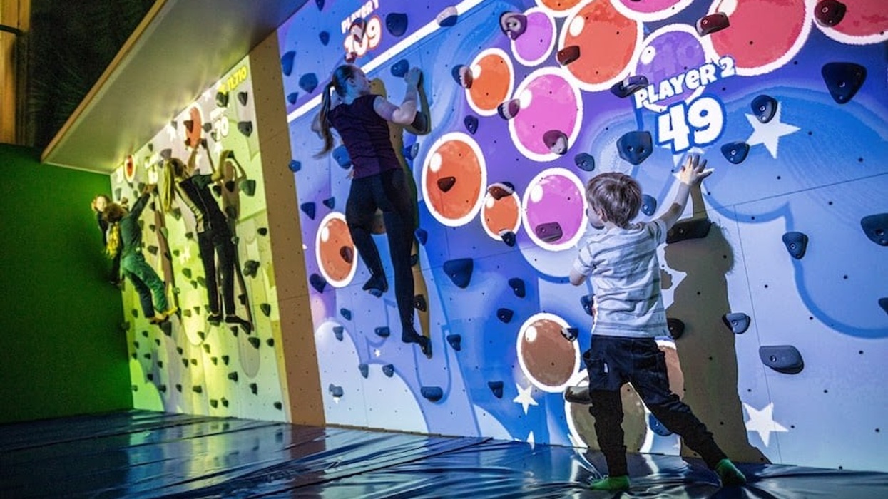 Hullaballoon double setup of ValoClimb