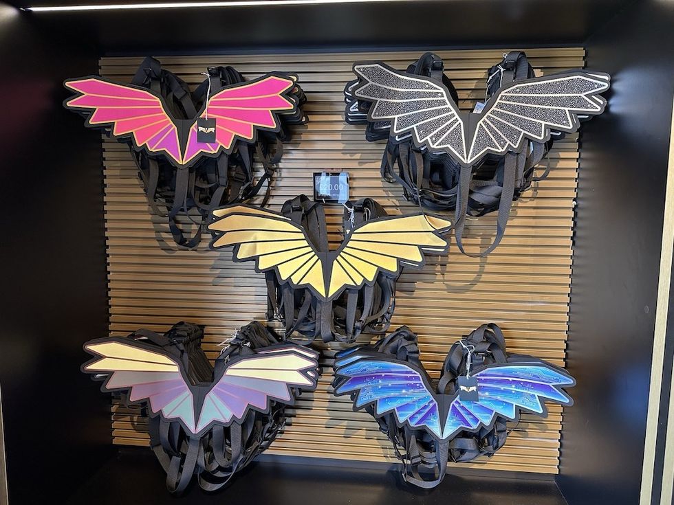 Hyperia retail - wings