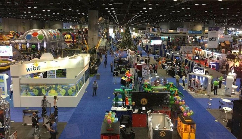 IAAPA_aerial-view-of-show-floor-by-Gateway