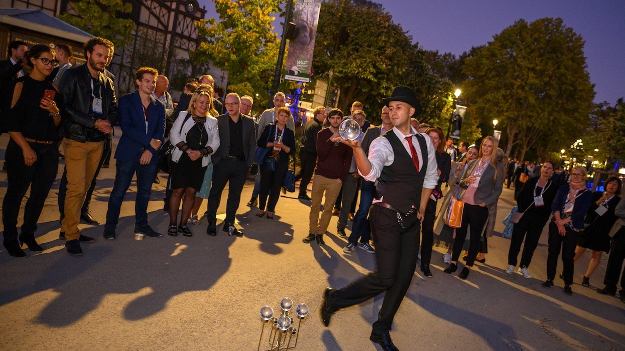 IAAPA Expo Europe Paris_IEE 2019_opening reception performer