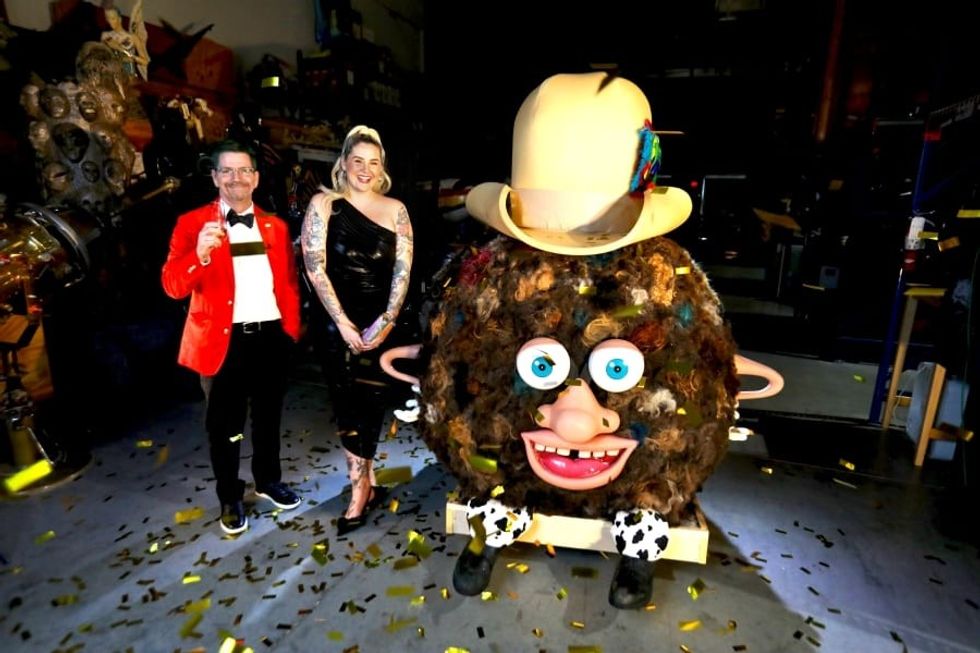 IAAPA Ripley's Hoss the Hairball New Years Drop