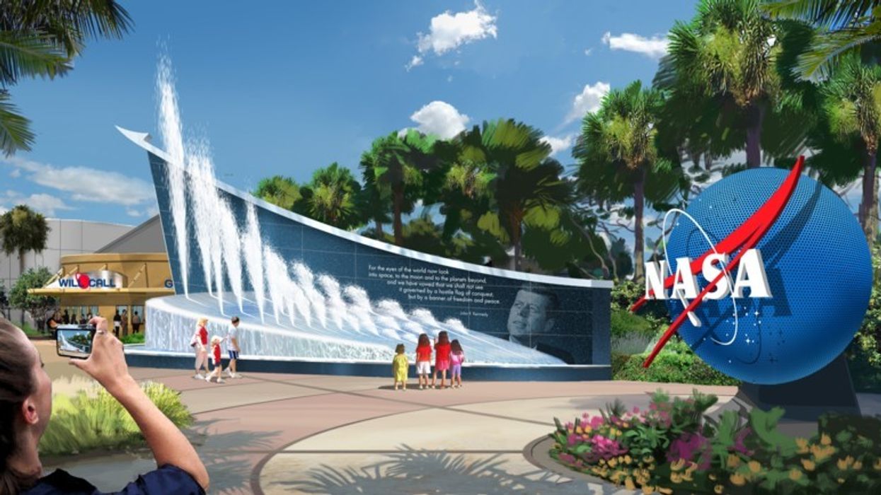 PGAV Destinations: Kennedy Space Center Visitor Complex’s $16 Million New Entry Plaza,  Retail,  and Restaurant Now Open
