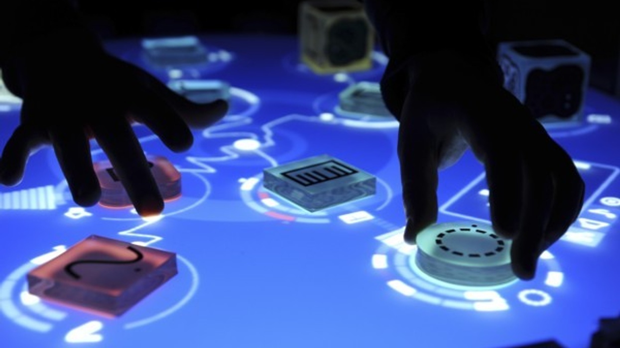 projectiondesign at EAS: New Holovis MotionDome™ and the Reactable Experience