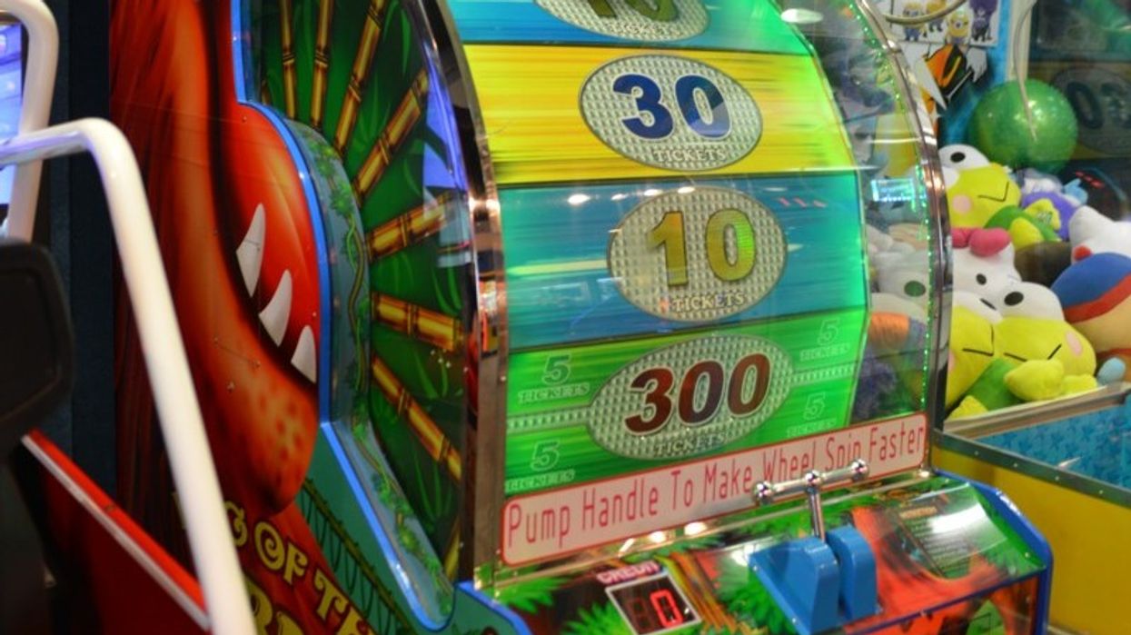 Super Auctions: TILT Amusement Centre Auction in Brandon, FL, 25th January 2014