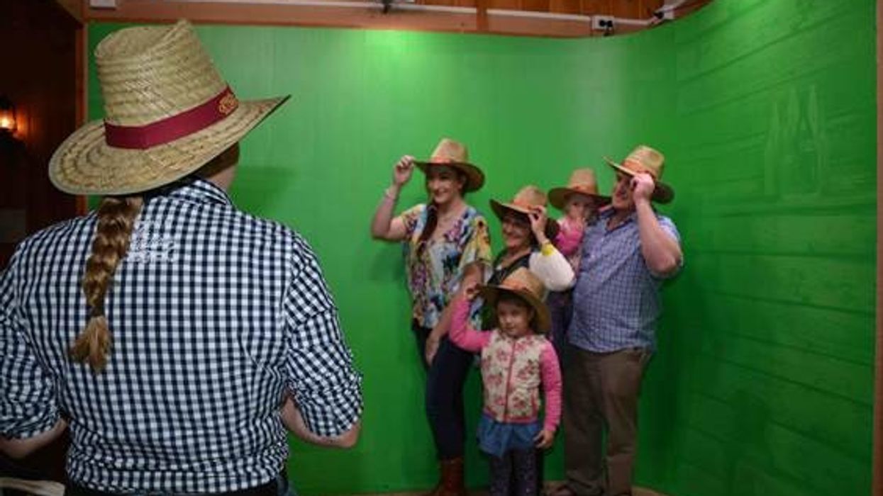 Magic Memories Creates Innovative Photo Experience for Australian Outback Spectacular