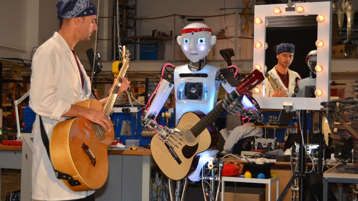 ROBOTS: Close Encounters of the Humanoid Kind