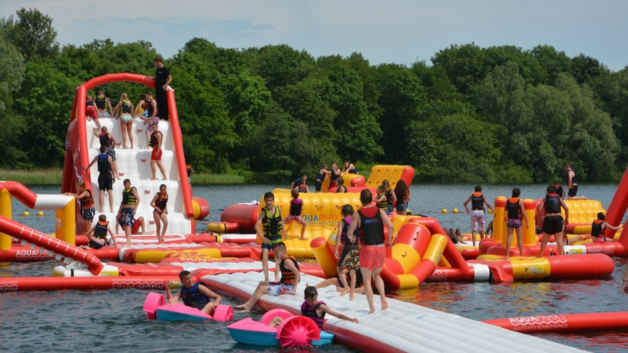 Auction Dutch Waterpark Attractions July 23-28: Inflatables,  Play,  Equipment,  Vehicles..