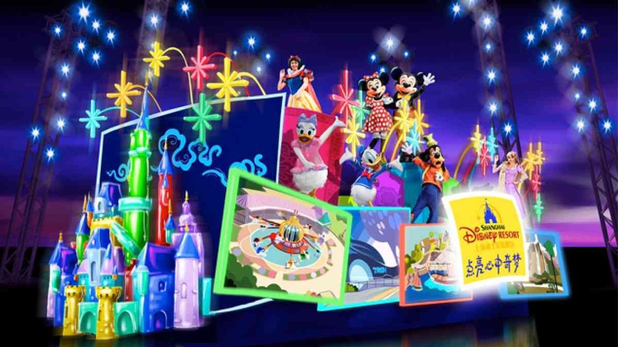 Shanghai Disney Resort Reveals Float for 2015 Shanghai Tourism Festival