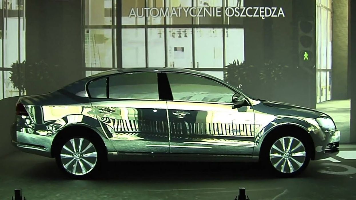 projectiondesign: VW PASSAT projection mapping F82