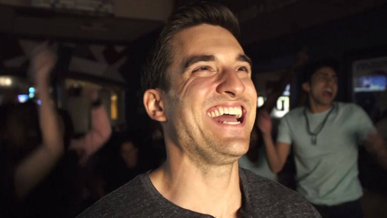 HyperBowling: a video game on a bowling lane