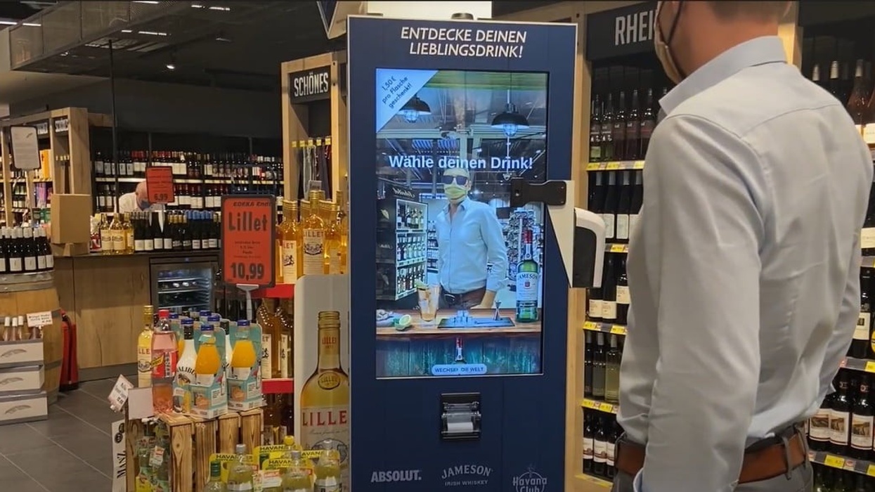 Personal visitor approach by artificial intelligence