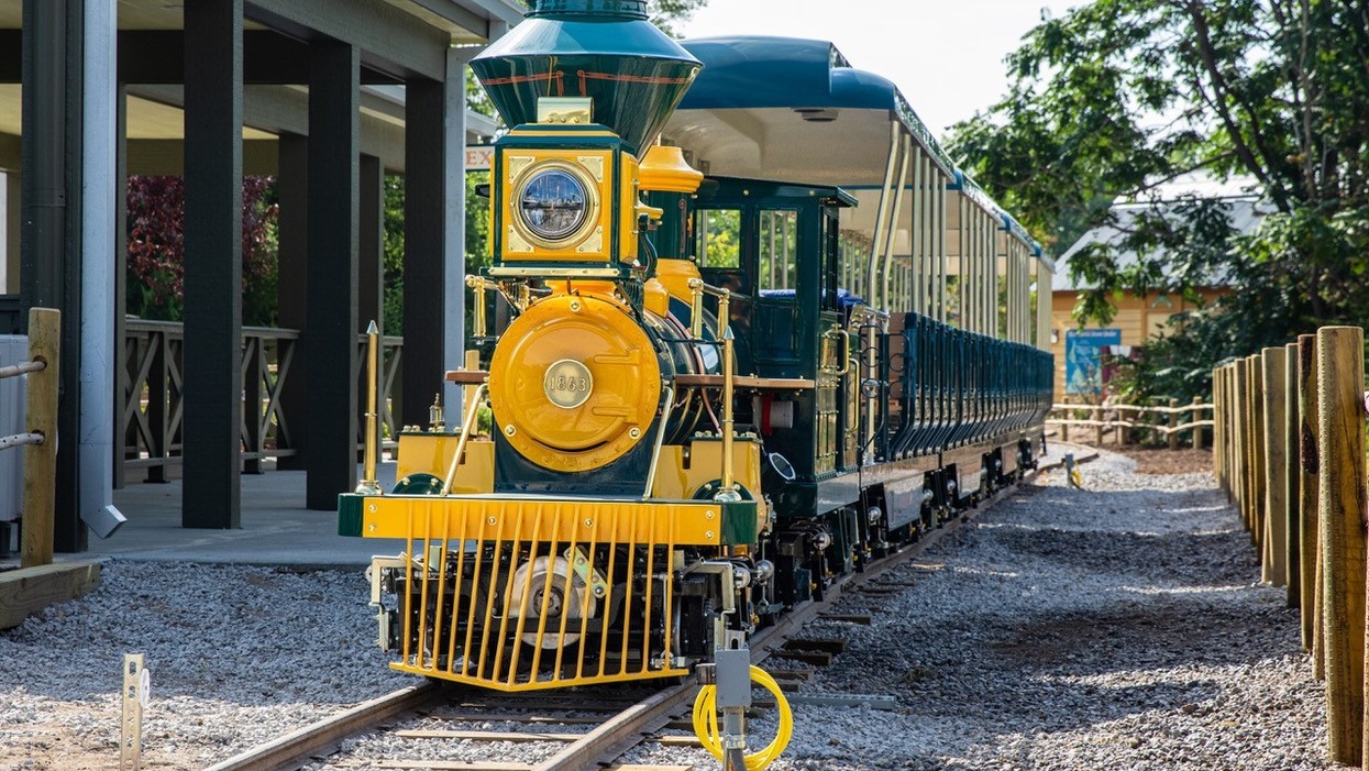 Sedgwick County Zoo Electric C.P. Huntington Train