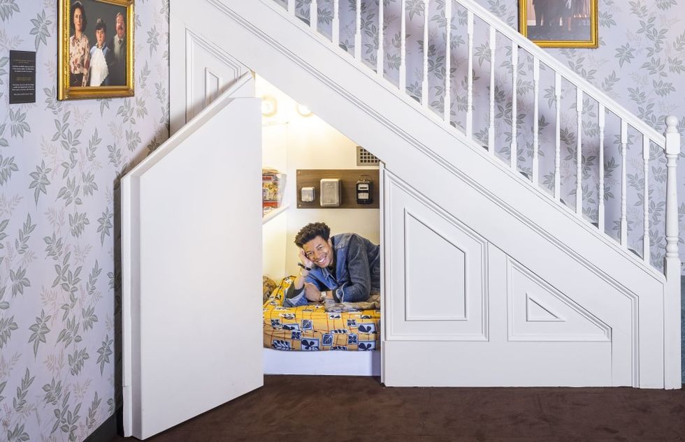 Imagine Exhibition Harry Potter The Exhibition cupboard