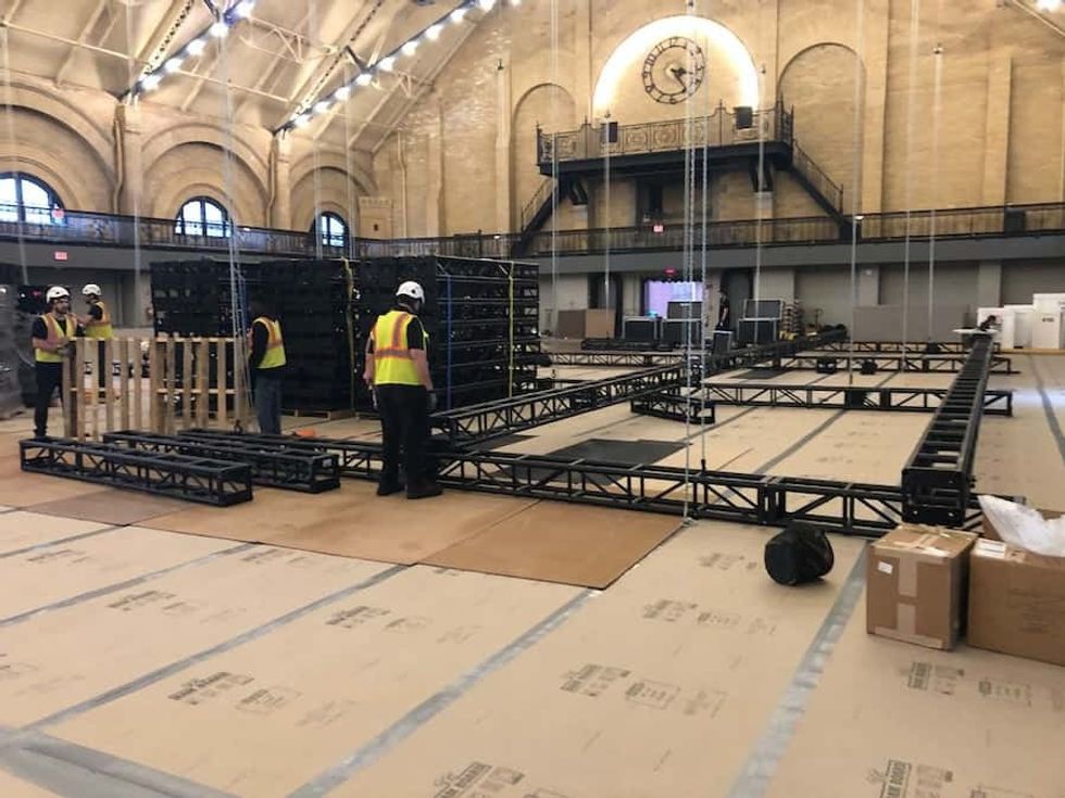 Imagine Exhibitions_loading