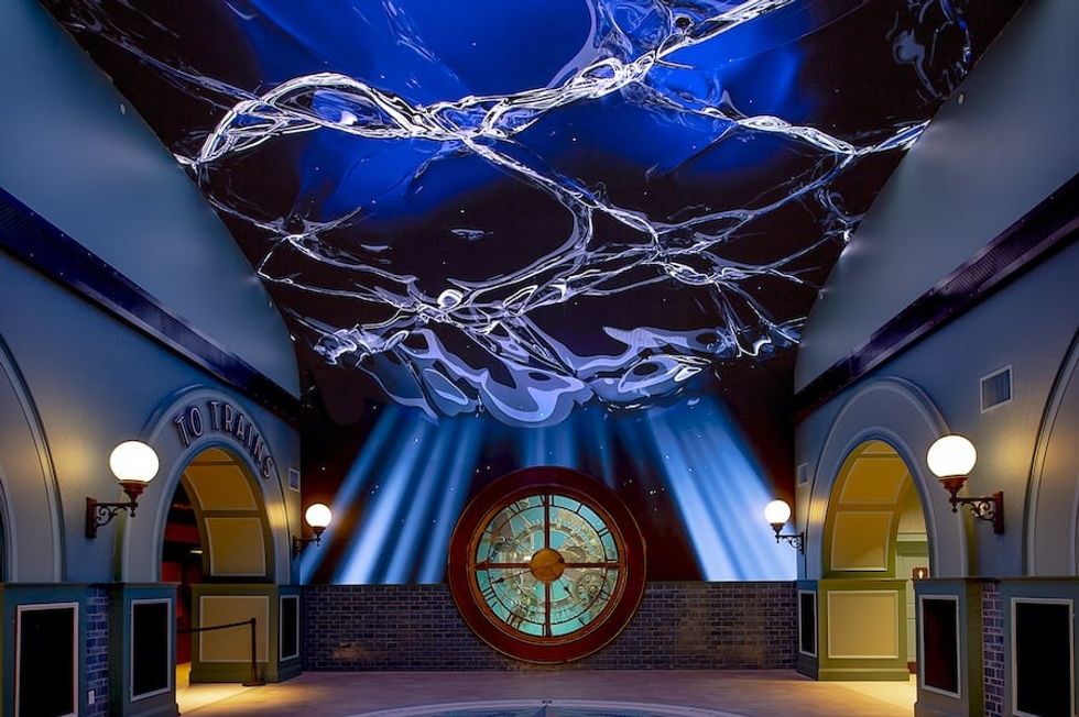 immersive screen in the lobby at St Louis Aquarium