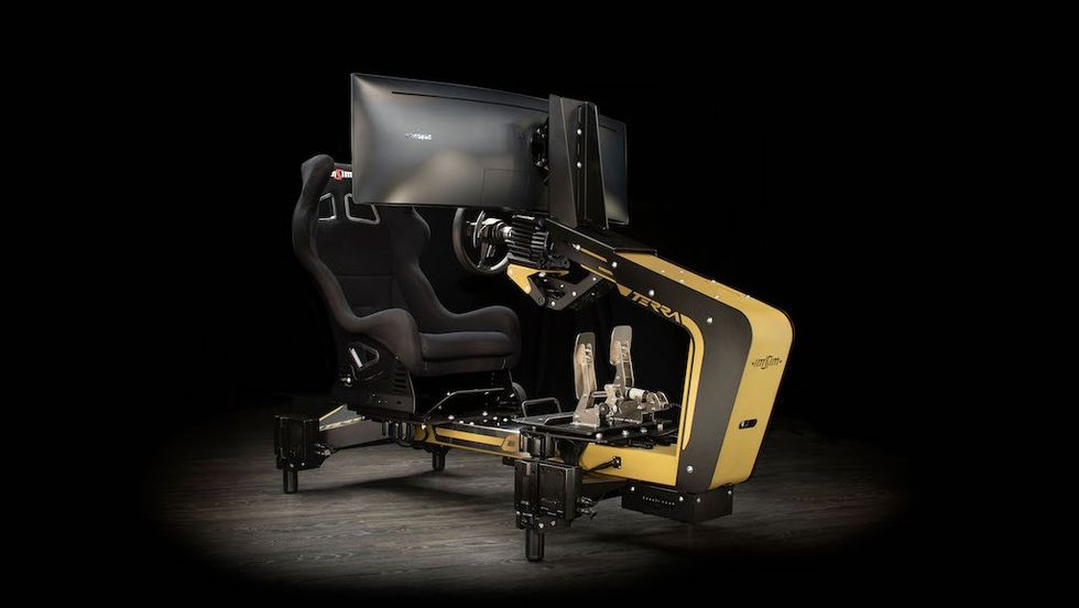 InSim sim racing rig D-box