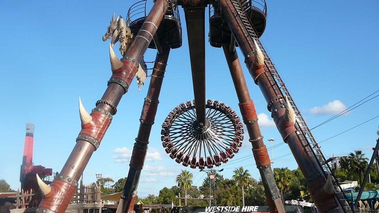 intamin'sgoliath gyro swing debuts at adventure world perth