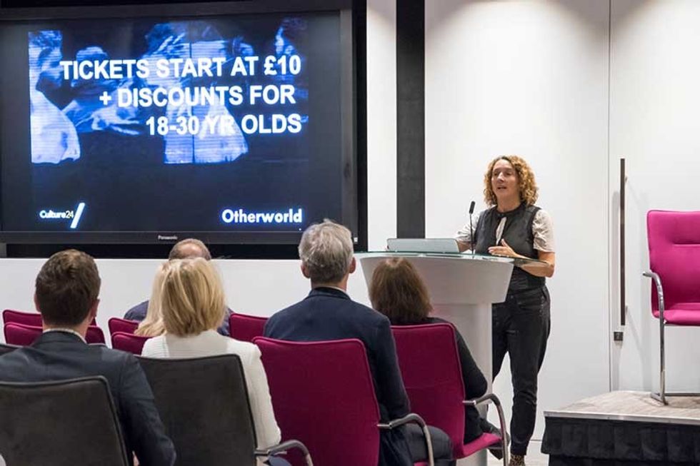 jane finnis bloolooplive