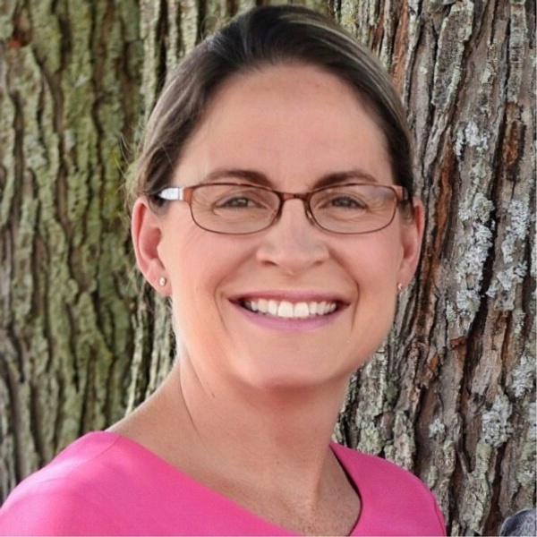 Jennifer Tracey Headshot