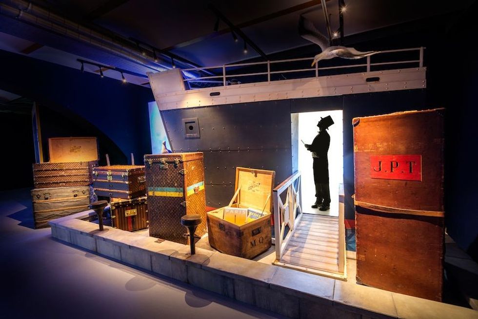 Jora Vision_Legendary Trunks_Sea_Louis Vuitton a