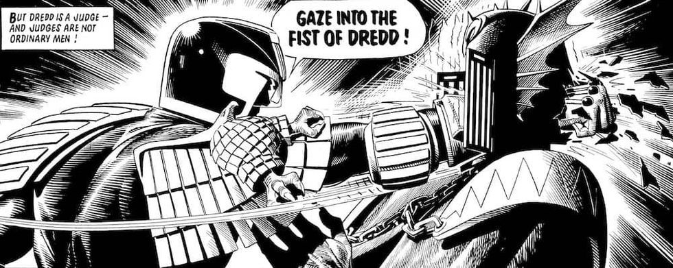judge Dredd punches Judge fear, fist of dredd