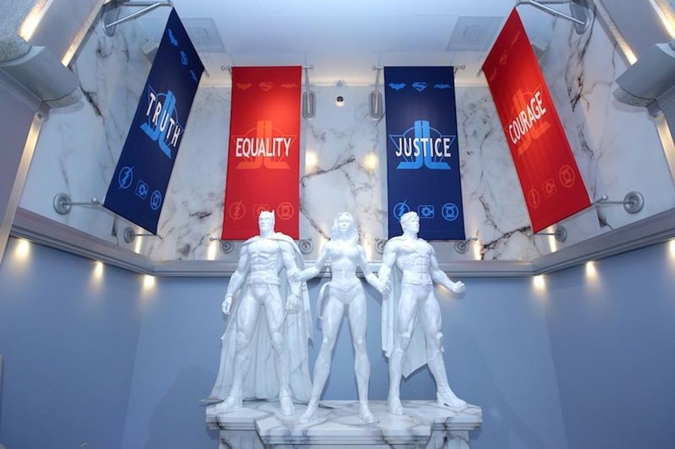 Justice-League-DC-Super-Hero-Statues_Hall-of-Justice
