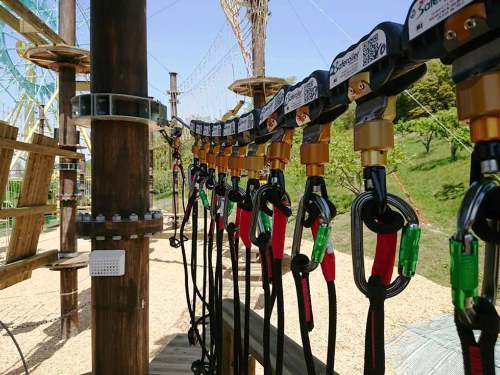 kanopeo saferoller belay system at ora!woo!tan! harvest hill japan